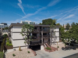 Madison Luxury Apartments - Convenience Store