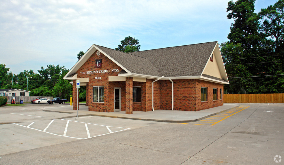 10431 Kingston Pike, Knoxville, TN for sale - Primary Photo - Image 1 of 2