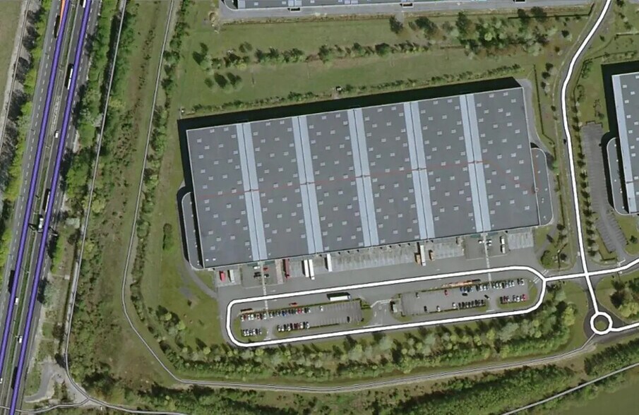 Industrial in Longueil-Sainte-Marie for lease - Building Photo - Image 2 of 13