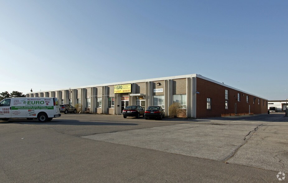 2350 Cawthra Rd, Mississauga, ON for lease - Building Photo - Image 2 of 5