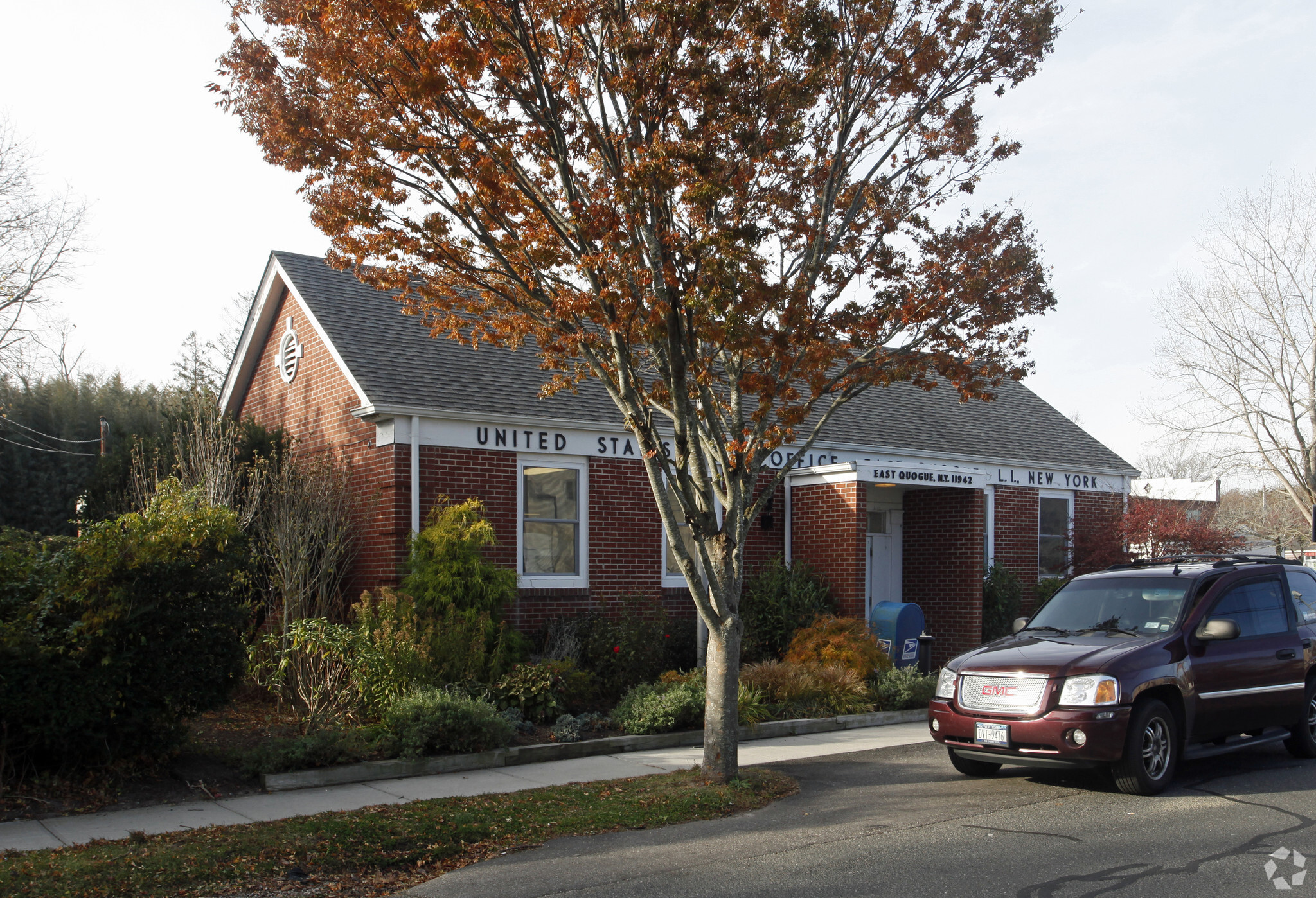 6 Bay Ave, East Quogue, NY for sale Primary Photo- Image 1 of 1