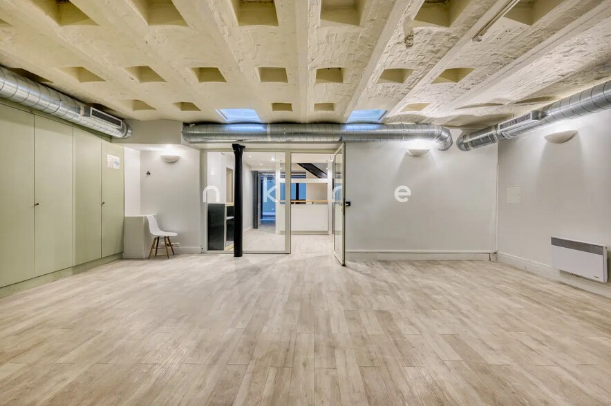 Office in Paris for sale - Interior Photo - Image 3 of 12