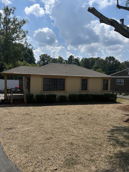 588 NE Seminole Dr, Marietta, GA for lease - Building Photo - Image 2 of 7