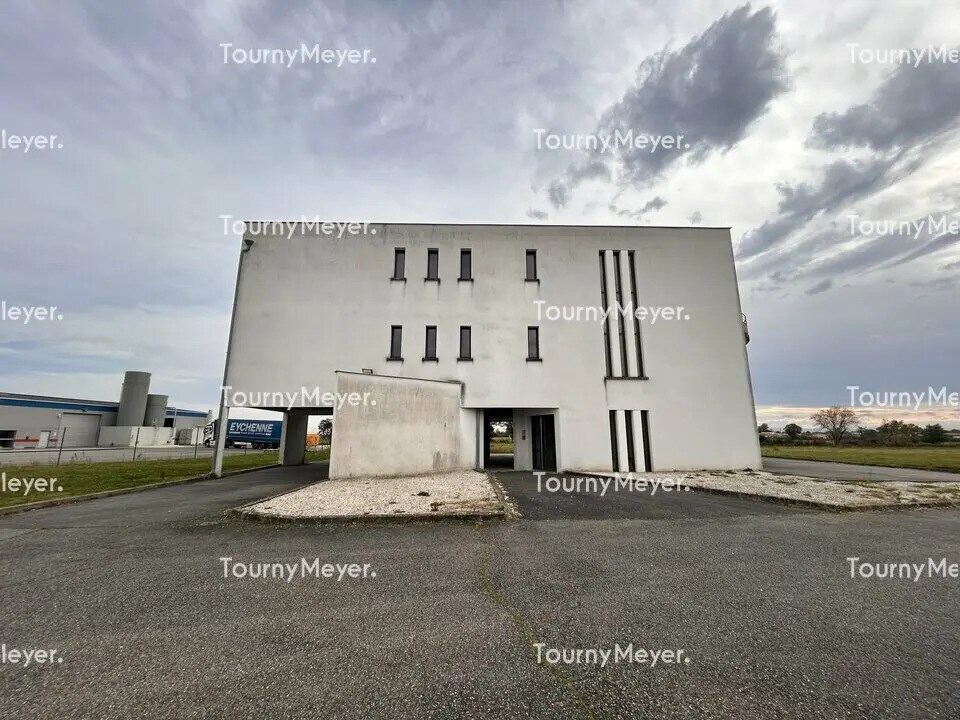 Office in Saint-Lys for sale Building Photo- Image 1 of 13