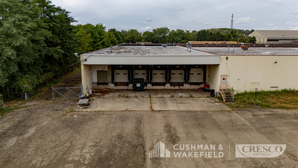 1875 Harsh Ave, Massillon, OH for sale - Building Photo - Image 3 of 15