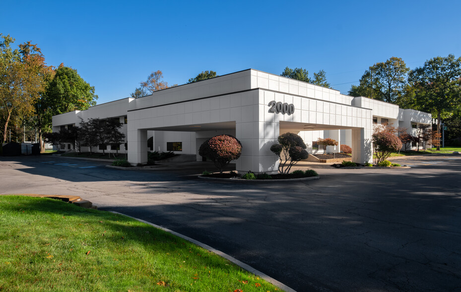 2000 Regency Ct, Toledo, OH for lease - Building Photo - Image 2 of 9