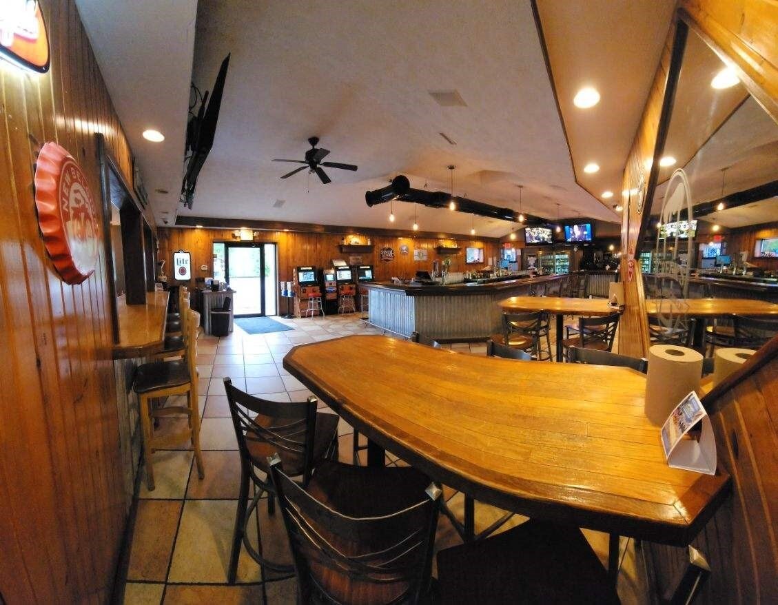 4935 E Lake Rd, Erie, PA 16511 Creeks Bar & Grill