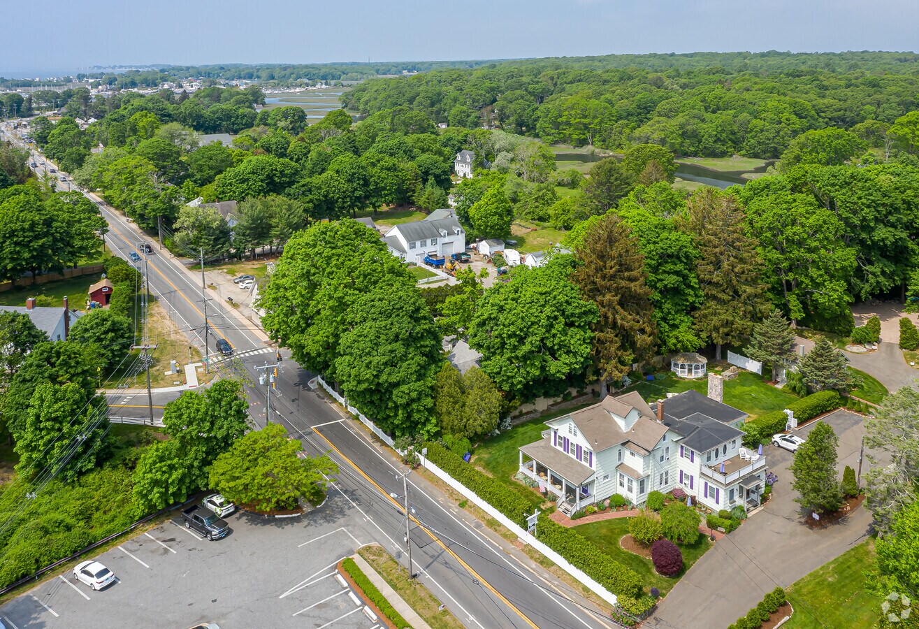 976 Boston Post Rd, Westbrook, CT 06498