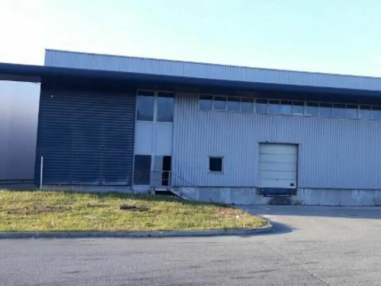 Industrial in Étupes for lease - Building Photo - Image 2 of 7