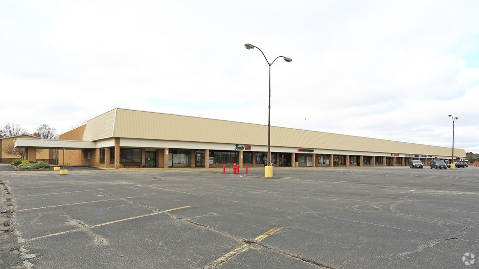 13365 Smith Rd, Middleburg Heights, OH for lease - Building Photo - Image 1 of 5