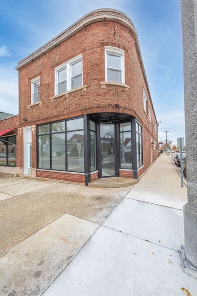 1547 S Oak Park Ave, Berwyn, IL for lease - Building Photo - Image 2 of 12