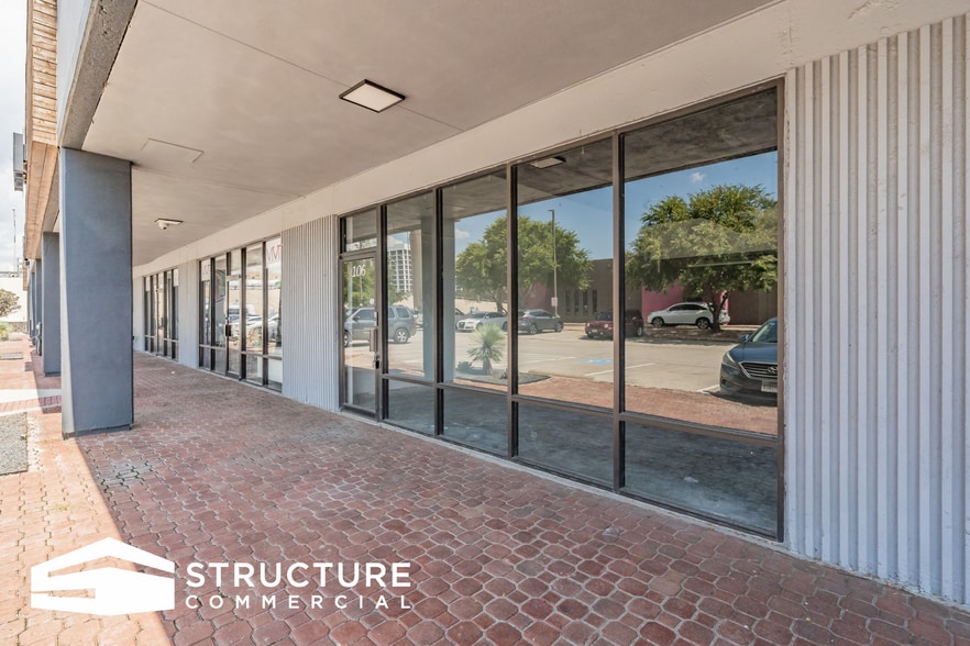 2629 N Stemmons Fwy, Dallas, TX for lease - Building Photo - Image 3 of 14