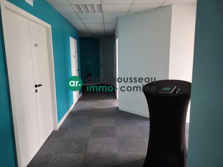 Office in Orvault for lease - Interior Photo - Image 1 of 6