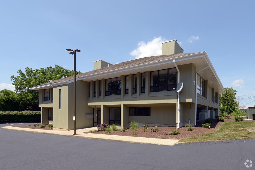 55 Cherry Ln, South Kingstown, RI for sale - Primary Photo - Image 1 of 1