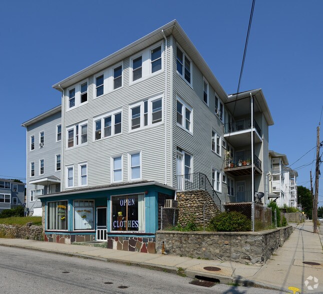 534 Elm St, Woonsocket, RI 02895
