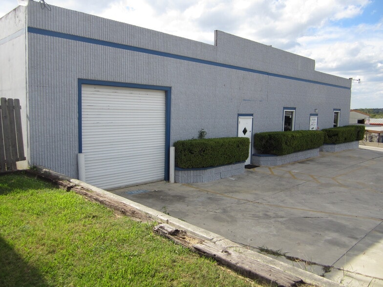 13603 Topper Cir, San Antonio, TX for lease - Building Photo - Image 3 of 11