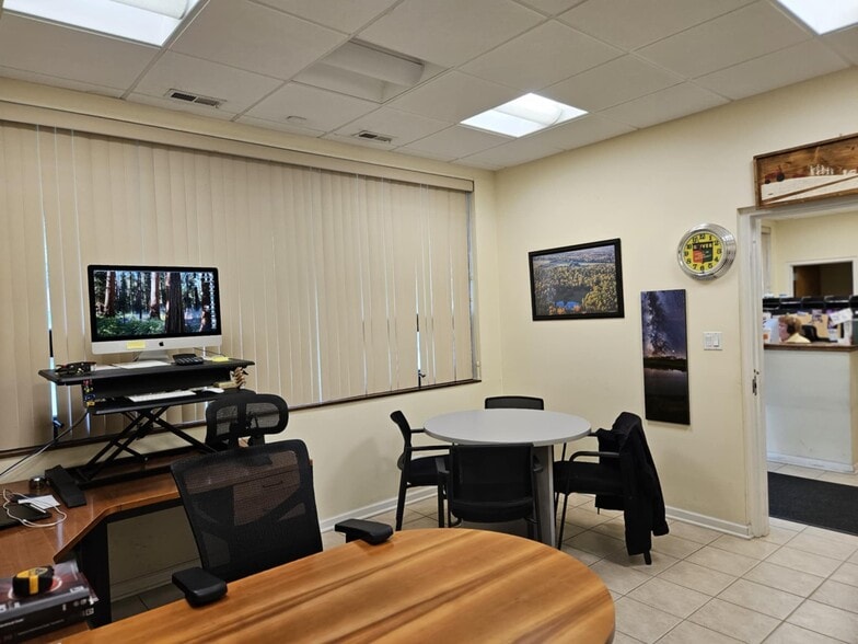 8107 Ridgeway Ave, Skokie, IL for sale - Building Photo - Image 2 of 16