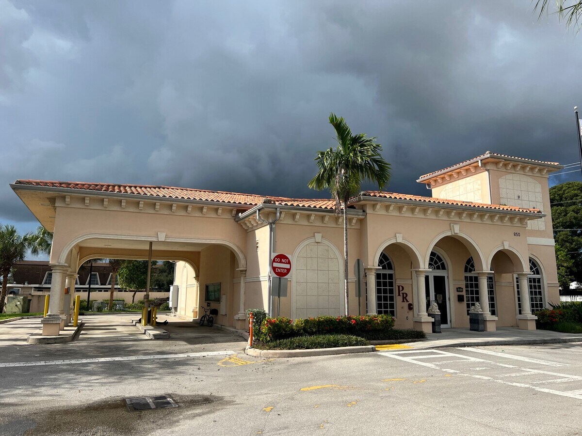 850 Belvedere Rd, West Palm Beach, FL 33405