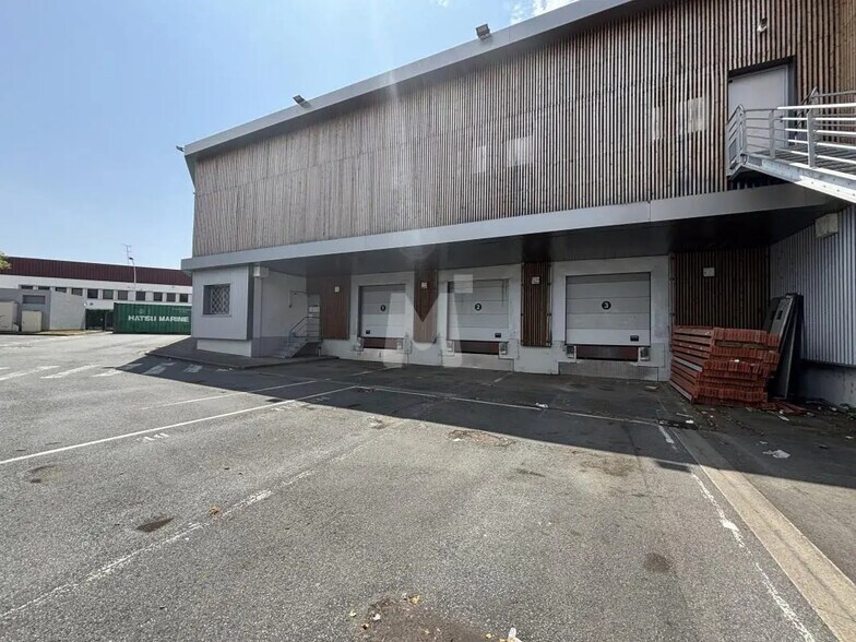 Flex in Wissous for lease - Building Photo - Image 2 of 11