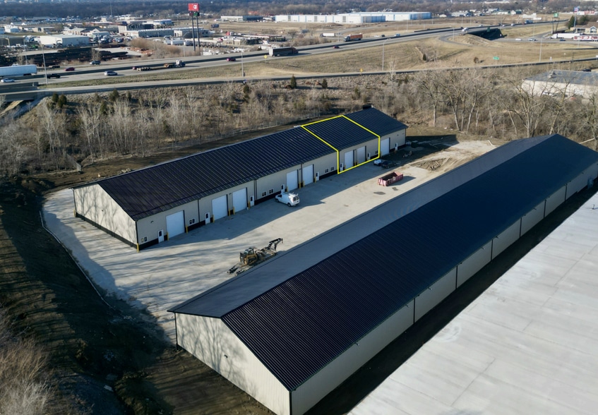1605 51st Ave, Des Moines, IA for lease - Building Photo - Image 2 of 11