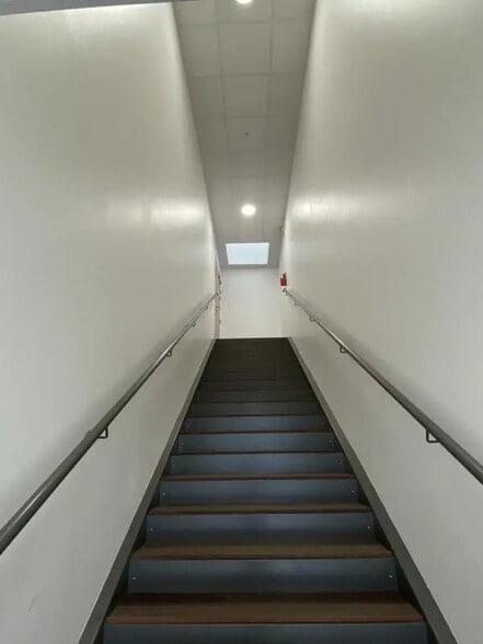 8 Avenue De L'Industrie, Corbas for lease - Interior Photo - Image 2 of 4