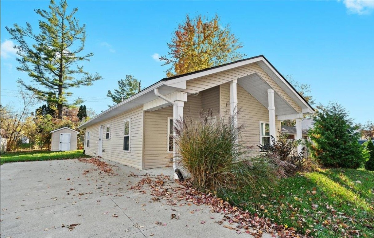 545 Calgary St, Auburn Hills, MI for sale Primary Photo- Image 1 of 6