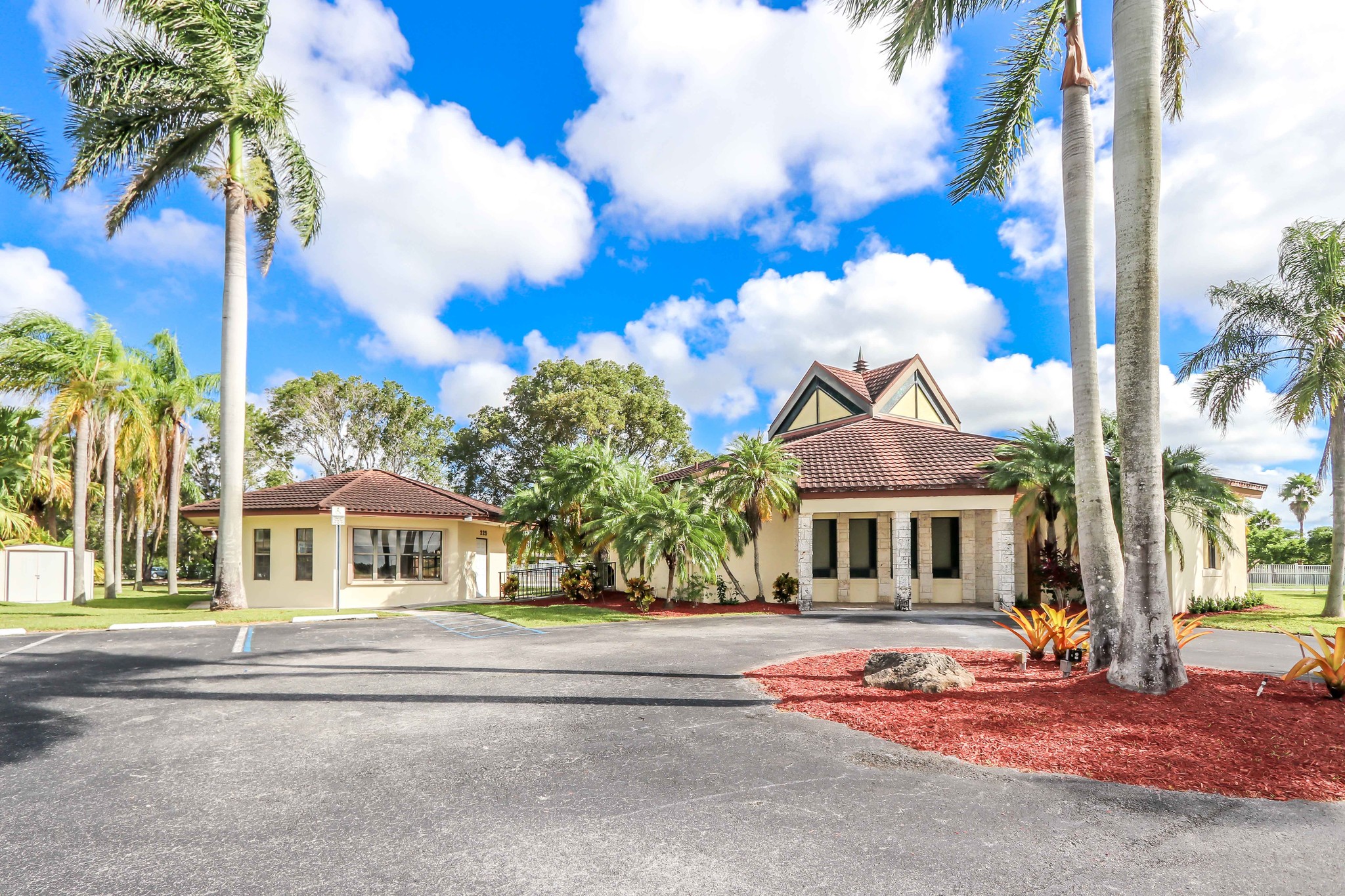 367 SE 2nd Ave, Homestead, FL for sale Primary Photo- Image 1 of 1