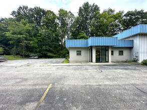 460-470 Old Frankstown Rd, Monroeville, PA for lease Building Photo- Image 2 of 16