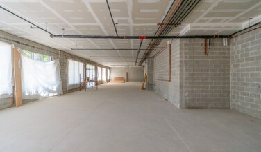 1334 W Devon Ave, Chicago, IL for lease Interior Photo- Image 1 of 4