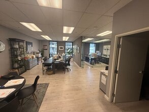 6404 Wilshire Blvd, Los Angeles, CA for lease Interior Photo- Image 1 of 5