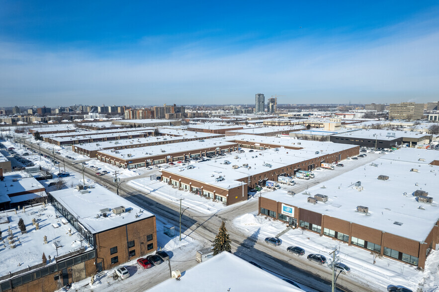 375-455 Rue Deslauriers, Saint-Laurent, QC for lease - Aerial - Image 2 of 6