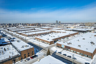 375-455 Rue Deslauriers, Saint-Laurent, QC - aerial  map view