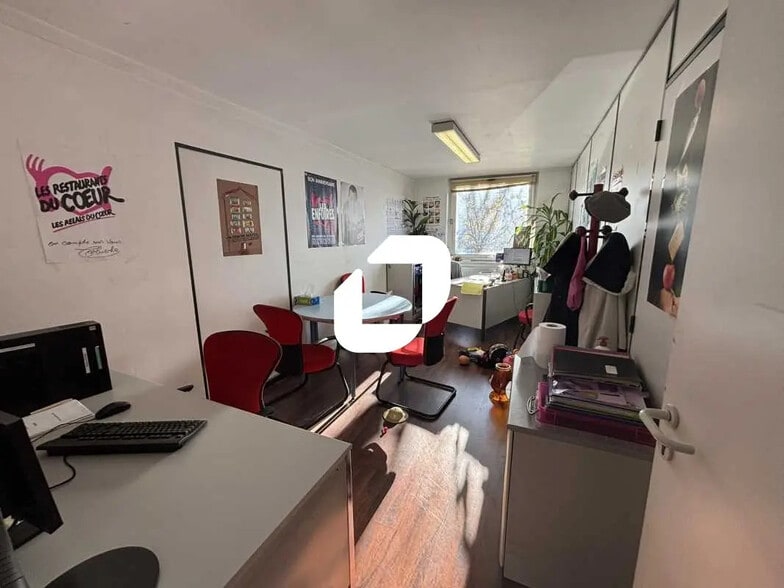 Office in Évry-Courcouronnes for lease - Interior Photo - Image 3 of 9