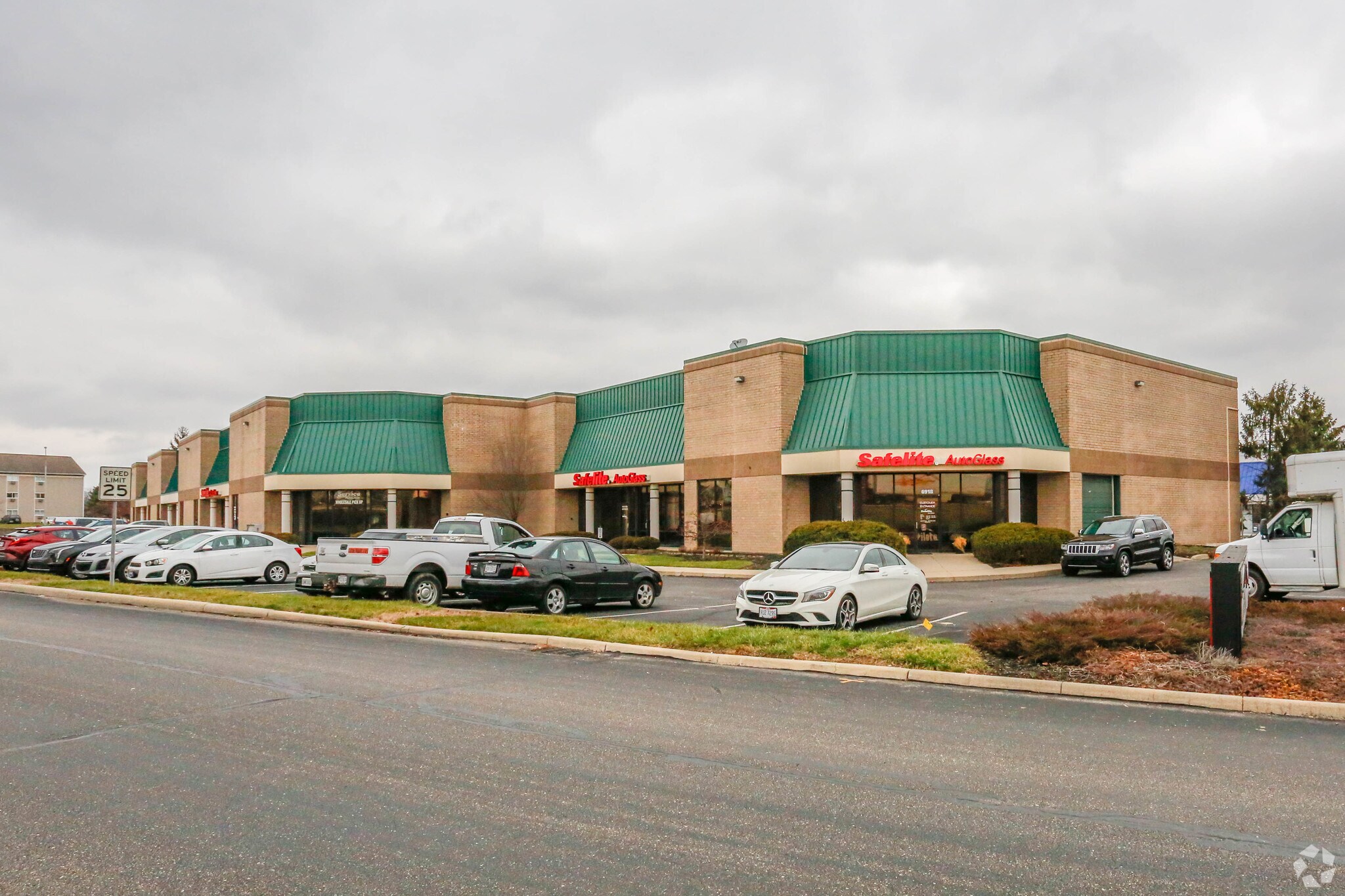 6900-6918 Fairfield Business Dr, Fairfield, OH for lease Building Photo- Image 1 of 3