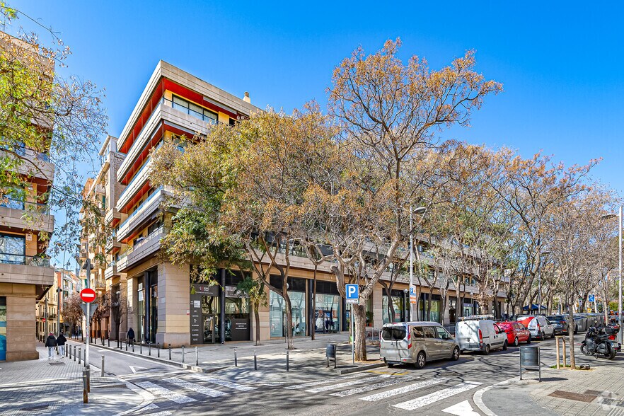 Carrer dels Comtes de Bell-Lloc, 189, Barcelona, Barcelona for lease - Primary Photo - Image 1 of 2