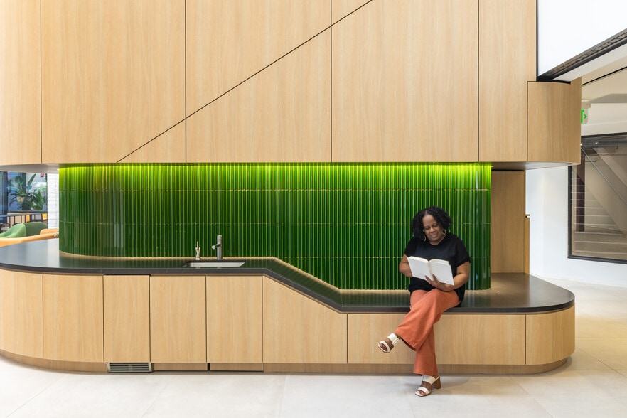 6760 Alexander Bell Dr, Columbia, MD for lease - Interior Photo - Image 3 of 6