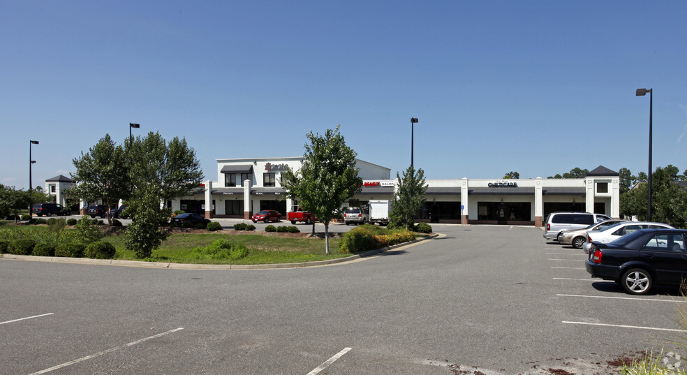 711 Brick Kiln Blvd, Newport News, VA for lease - Building Photo - Image 3 of 5