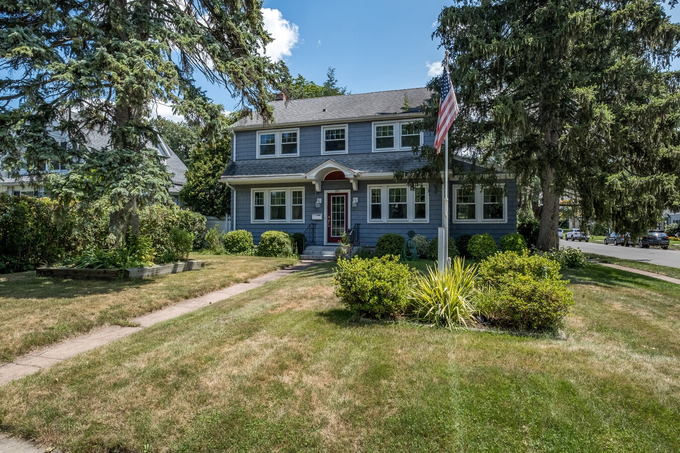 2083 Whitney Ave, North Haven, CT 06473