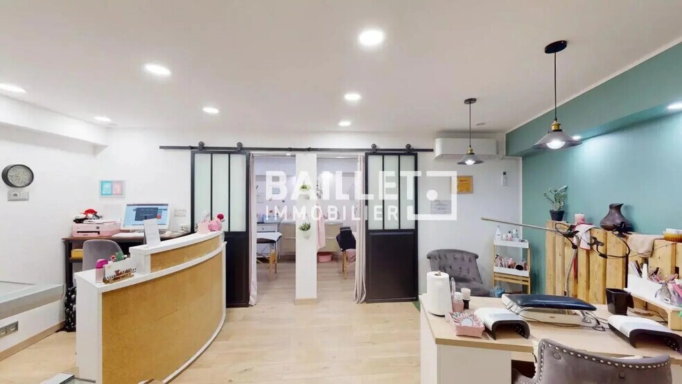 Retail in Nice for lease - Building Photo - Image 3 of 17