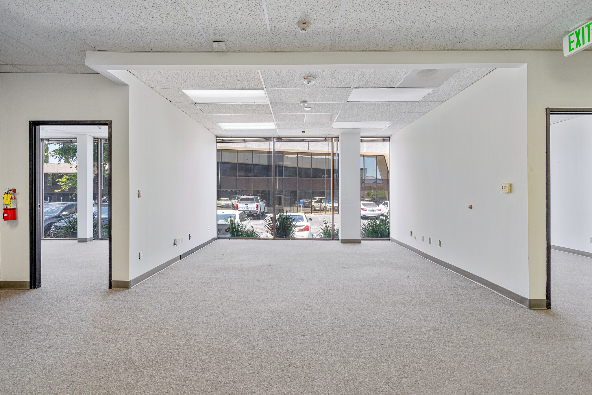 5000 N Parkway Calabasas, Calabasas, CA for lease Building Photo- Image 1 of 2