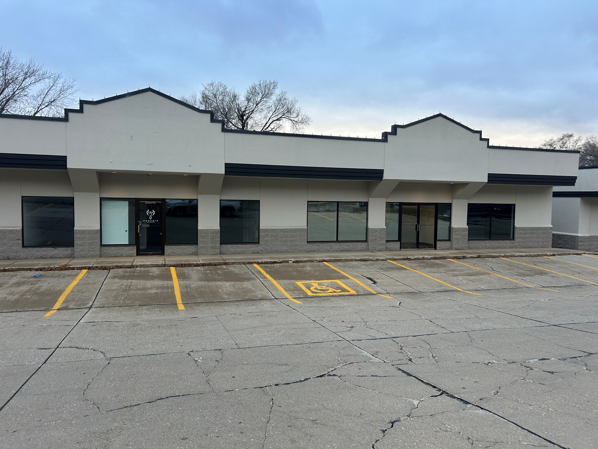 2001-2101 Hamilton Blvd, Sioux City, IA for lease Building Photo- Image 1 of 2