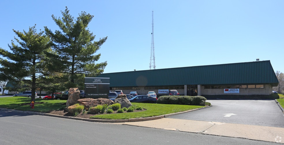 3599 Marshall Ln, Bensalem, PA for lease - Building Photo - Image 2 of 2