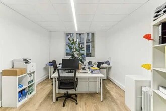 22-24 Rue De Courcelles, Paris for lease Interior Photo- Image 2 of 9