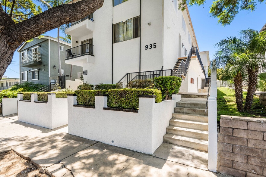 935 W 10th St, San Pedro, CA for sale - Building Photo - Image 3 of 28