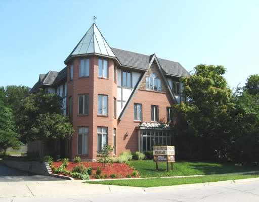 386 Pennsylvania Ave, Glen Ellyn, IL for lease - Building Photo - Image 2 of 17