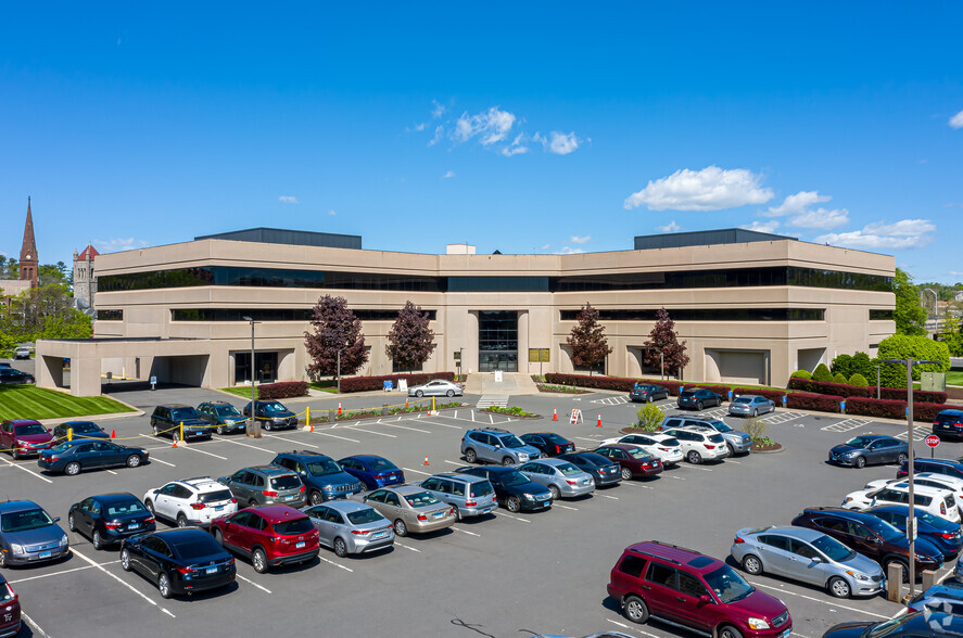 1 Liberty Sq, New Britain, CT for lease - Primary Photo - Image 1 of 19