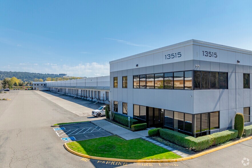 13515 48th St E, Sumner, WA for sale - Primary Photo - Image 1 of 1