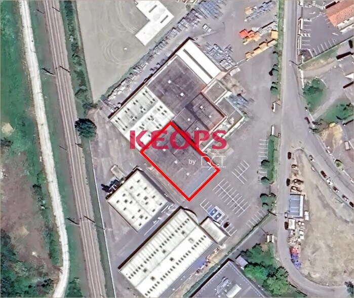 Flex in Muret for lease - Aerial - Image 2 of 2