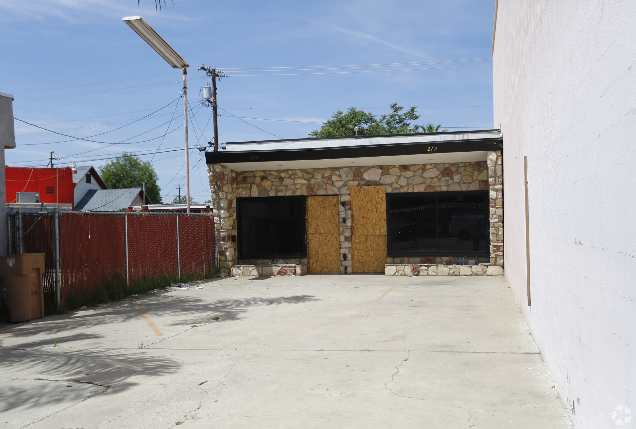 217 Chester Ave, Bakersfield, CA for sale Primary Photo- Image 1 of 1