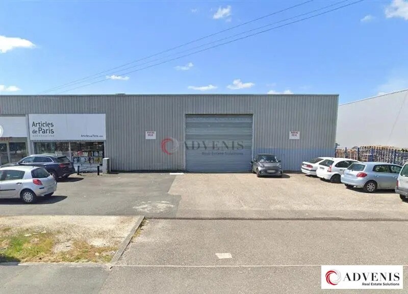Retail in Bordeaux for lease Building Photo- Image 1 of 5